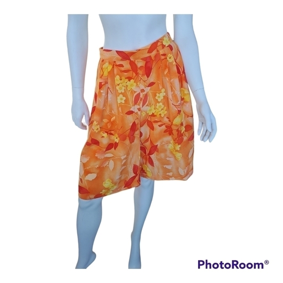 Vintage Actuelle Canada suit floral print set blouse & short 2 pieces Si… - Picture 8 of 15